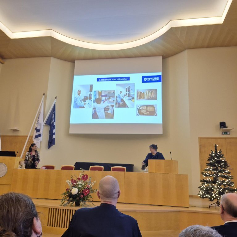 Carina is questioned by opponent Dr. Heidi Nilsen, Research Director at Nofima in Tromsø, Norway.