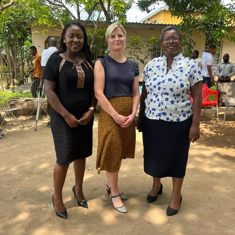 From left: Lirani Kaluwa Katutu (2023 GEST alumna), Dr. Irma Erlingsdóttir, Yananda Madhlopa (2014 GEST alumna)