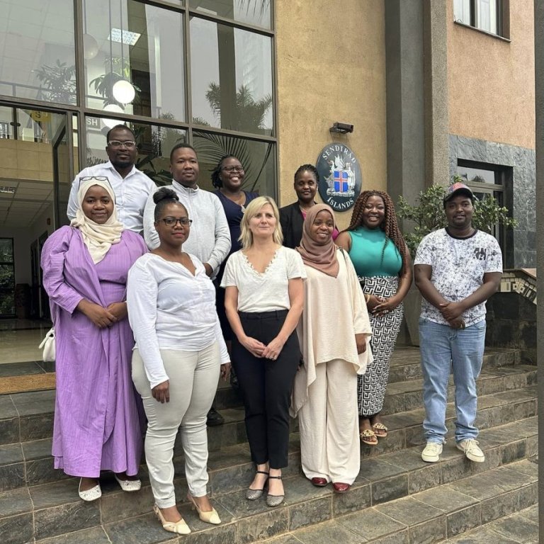 Dr. Irma Erlingsdóttir with a part of the GEST alumni in Malawi