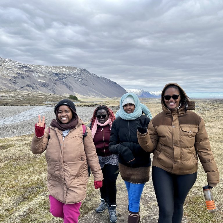 photo-1352022-14-43-52