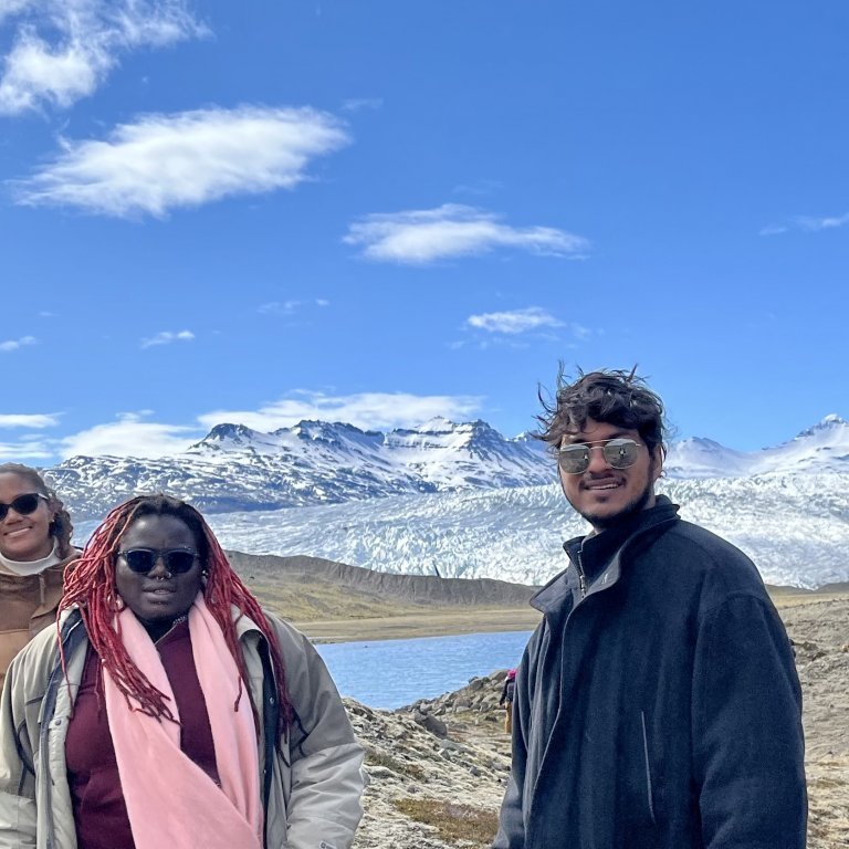 photo-1352022-15-00-52