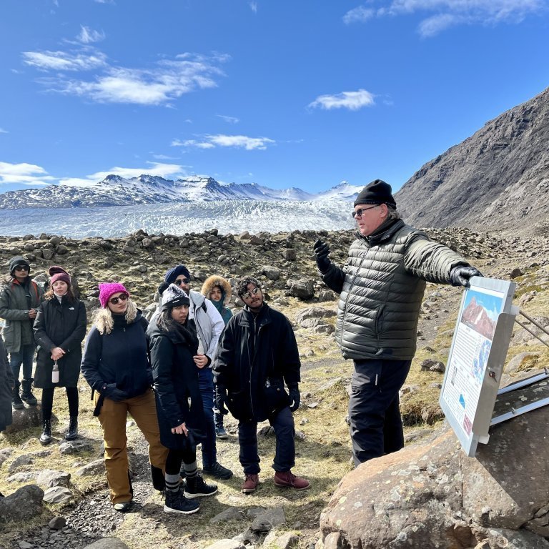 photo-1352022-15-06-45