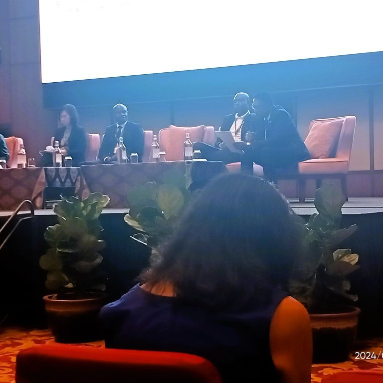 Policy roundtable discussion on boosting blue economies through south-south collaboration. From left to right: Moderator Dr. Nitya Rao Swaminathan (University of East Anglia), Yeo Moi Eim (Department of fisheries Malaysia), Davies Mukwabi Makilla (State department for blue economy and fisheries Kenya), Opuama Paul Apoy (Ministry of Marine and Blue Economy Nigeria) and Dr. Domingos da Conceição dos Santos (state secretary for fisheries Timor-Leste).