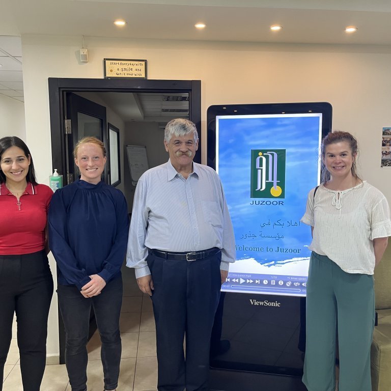 GRÓ GEST visited Juzoor, an organisation focused on health and social development in Palestine. From left: Dina Moghrabi, Project Coordinator; Védís; Dr. Umaiyeh Khammash, General Director; and Anna Guðrún. Rihab Sandouka, Programs Director, also attended the meeting.
