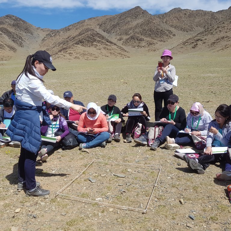 Sumjidmaa Sainnemekh teaching about vegetation measurements
