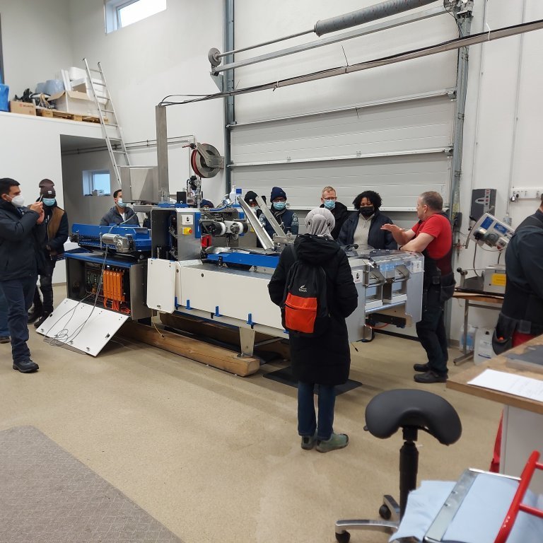 Questions about how the machinery is cleaned