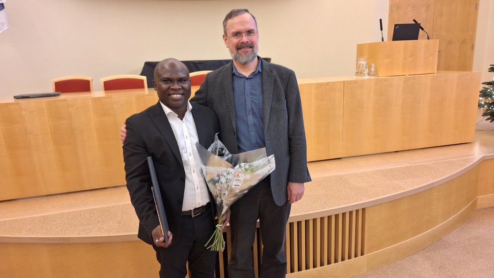 Dr. Lanre completes his doctoral studies at the University of Iceland