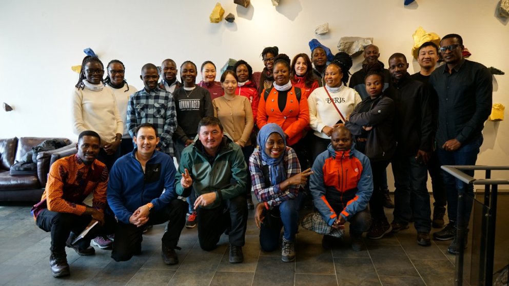 GRÓ LRT fellows visit AUI headquarters