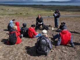 Discussions in the field. Photo by Johann Thorsson