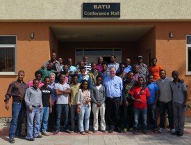 Sverrir Thorhallsson and Hinrik Bóasson (lecturers) with the participants of the short course