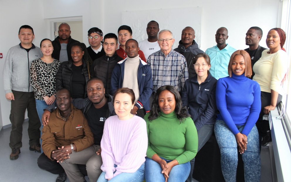 Dr Richard Thomas with the GRÓ LRT fellows of 2022