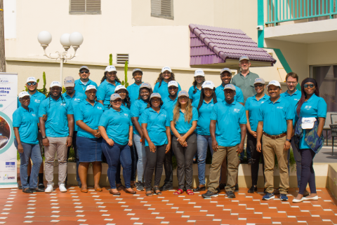 Fisheries personnel from several Caribbean countries who participated in the Fisheries Assessment and Data Modelling Caribbean short course, pictured above with organizers and experts who facilitated the training.
(Photo courtesy Fisheries Technologies)