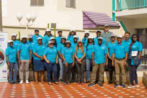 Fisheries personnel from several Caribbean countries who participated in the Fisheries Assessment and Data Modelling Caribbean short course, pictured above with organizers and experts who facilitated the training.
(Photo courtesy Fisheries Technologies)