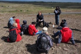 Discussions in the field. Photo by Johann Thorsson