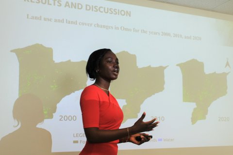 Esther Olufunmilayo from Nigeria presenting her project results