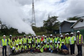 Participants and organisers at the course