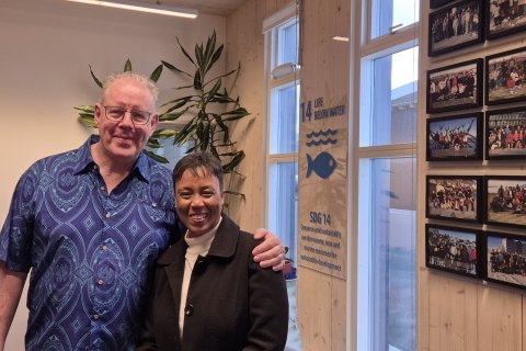 Maria and GRÓ FTP director Þór Ásgeirsson in the Fellows Lounge.