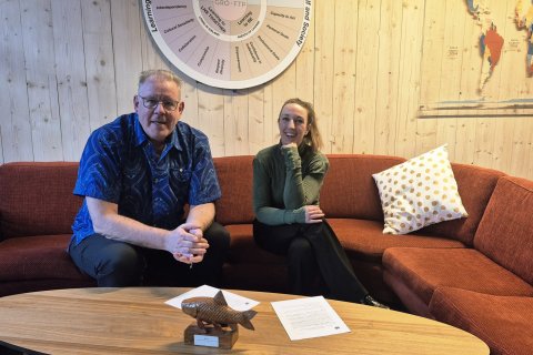 The agreement was signed by Þór Ásgeirsson, Director of GRÓ FTP, and Dr. Alexandra Leeper, CEO of the Iceland Ocean Cluster.