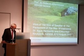 Dr. Agus Hermanto introduces the delegation at UNU-GTP